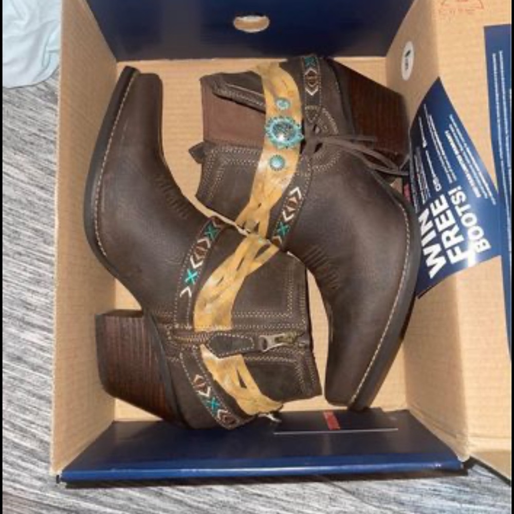 New in box never worn Durango boots